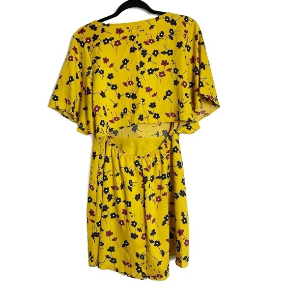 BCBGeneration Women's Yellow Bow Tie Floral Ruffle Dress - Medium - Picture 5 of 13